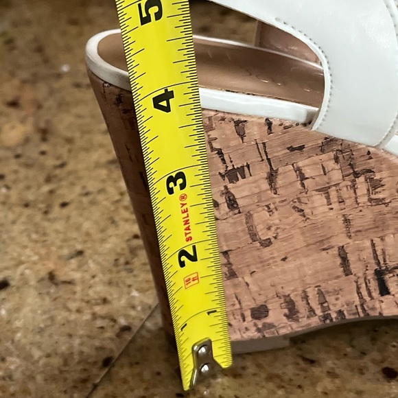 Franco Sarto white wedge sandals size 6.5 - Picture 7 of 7